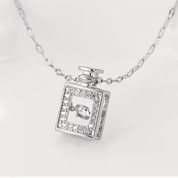 Elegant 18k Gold Plated Stainless Steel Chain & Cubic Zirconia Pendant Necklace - Picture 1 of 4